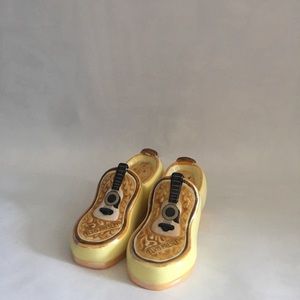 Elvis Collectible Guitar Loafer S&P Shakers